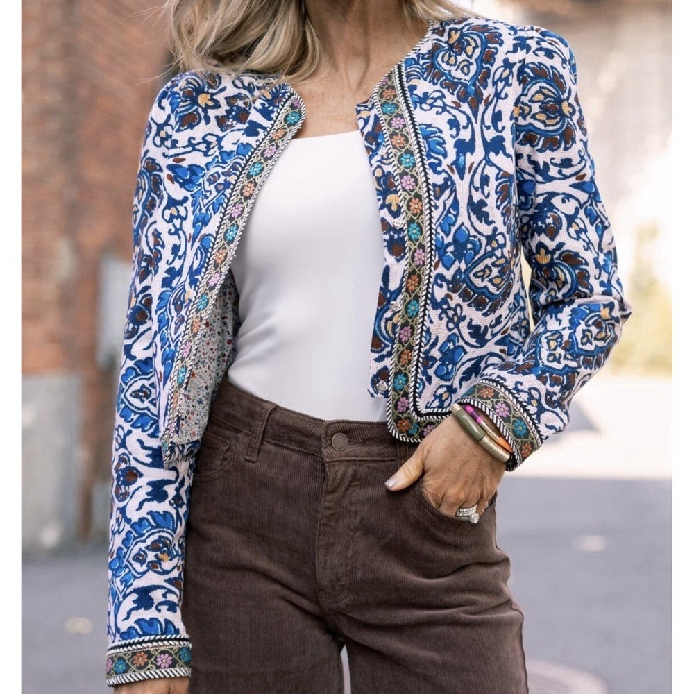 AVARA Natasha‎ Jacket Women's Size Medium Multicolor Print Embroidered Trim Crop